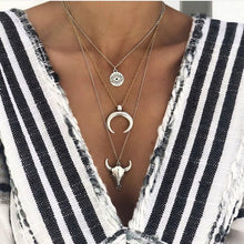 Load image into Gallery viewer, ladies choker necklce with moon and star