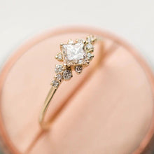 Load image into Gallery viewer, Crystal style  engagement ring